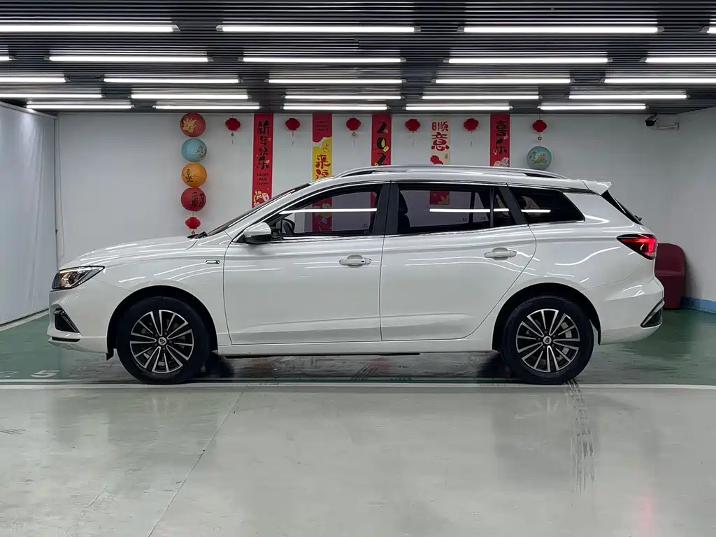 Roewe Ei5 — миниатюра 4