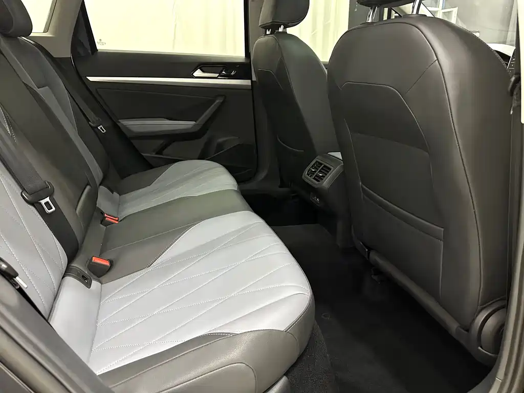 Volkswagen Lavida — миниатюра 11