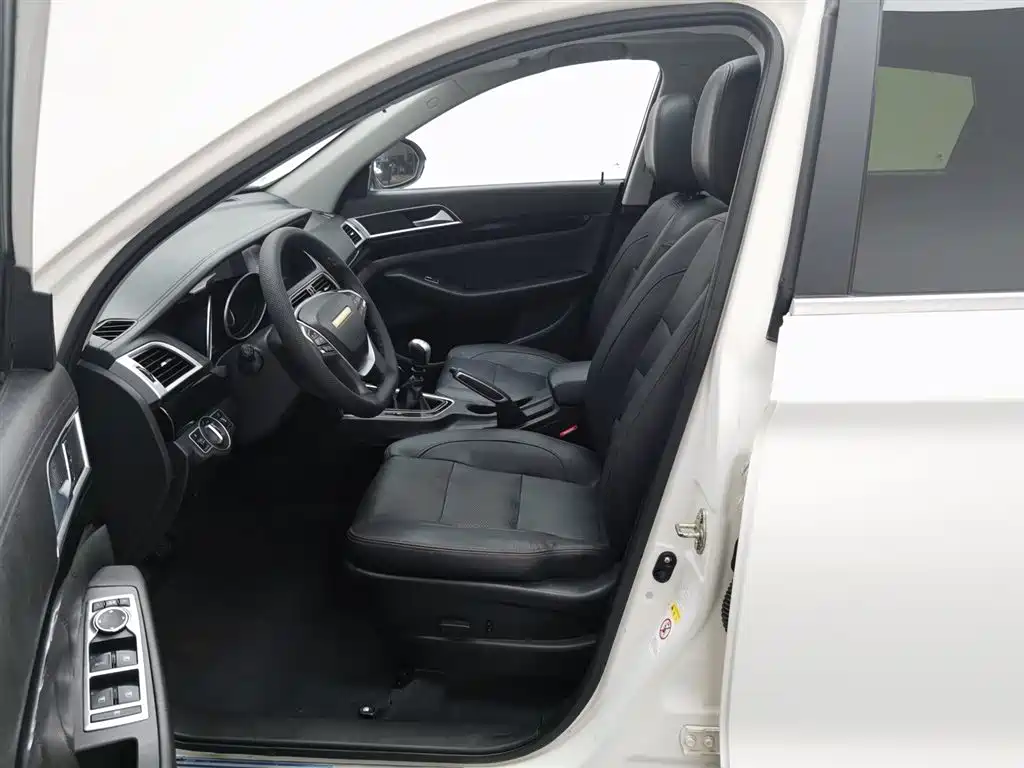 Changfeng CS10 2015 2.0T MT