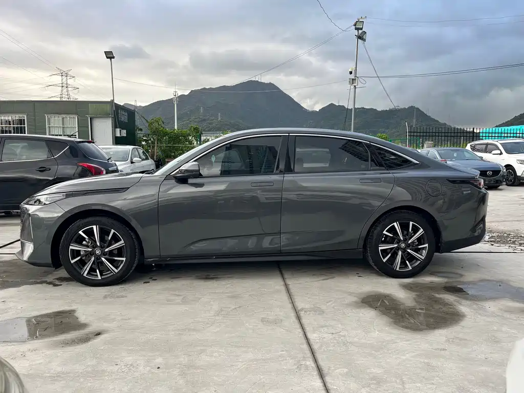 Changan Yida — миниатюра 8