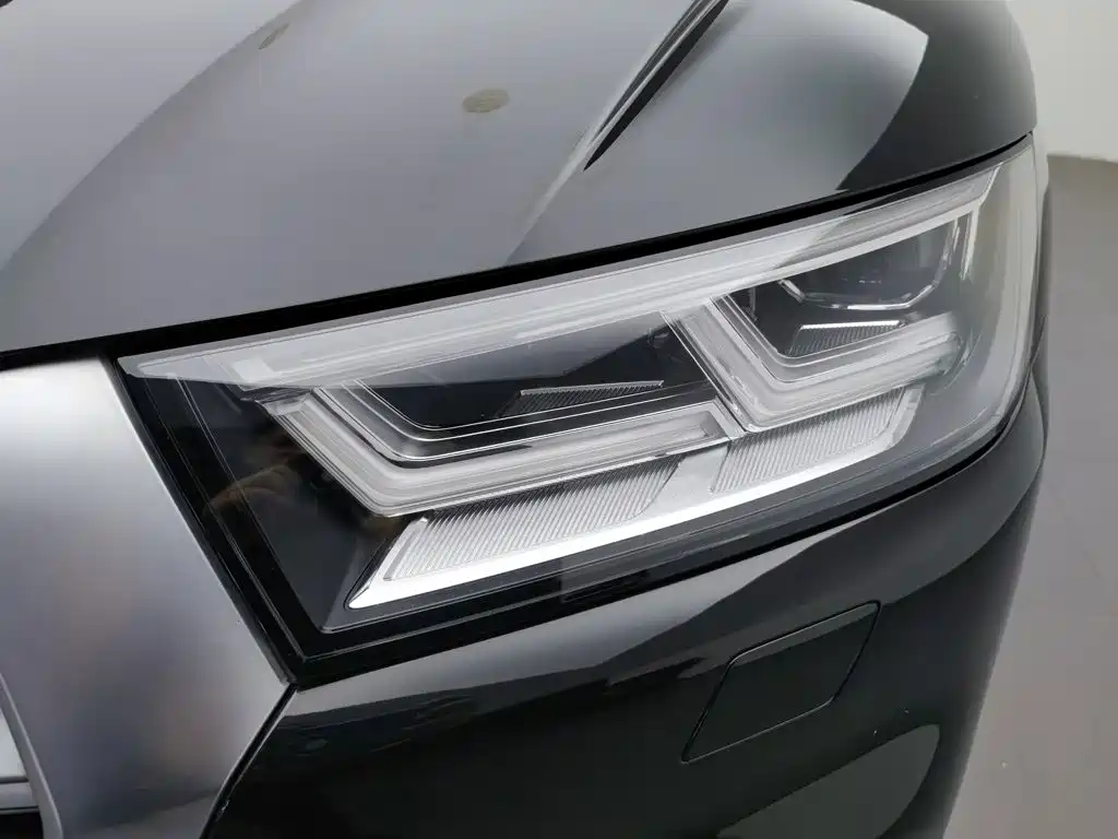 Audi Q5L — миниатюра 7