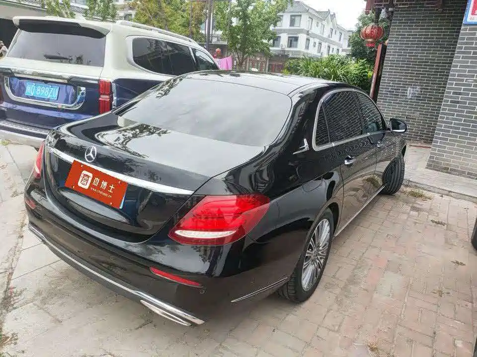 Mercedes-Benz E-Class — миниатюра 7