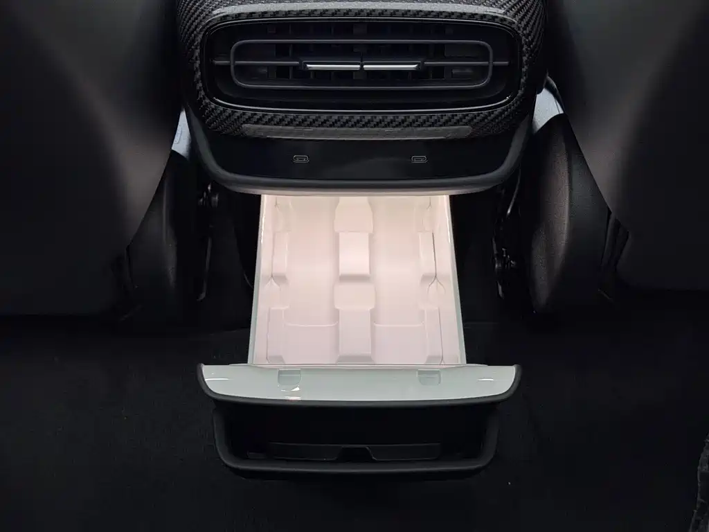 XIAOMI CAR XIAOMI SU7 ULTRA