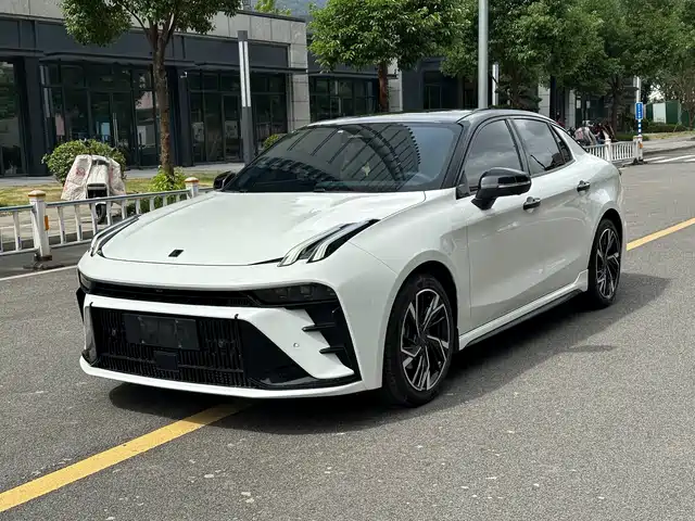 2024 Lynk & Co 03