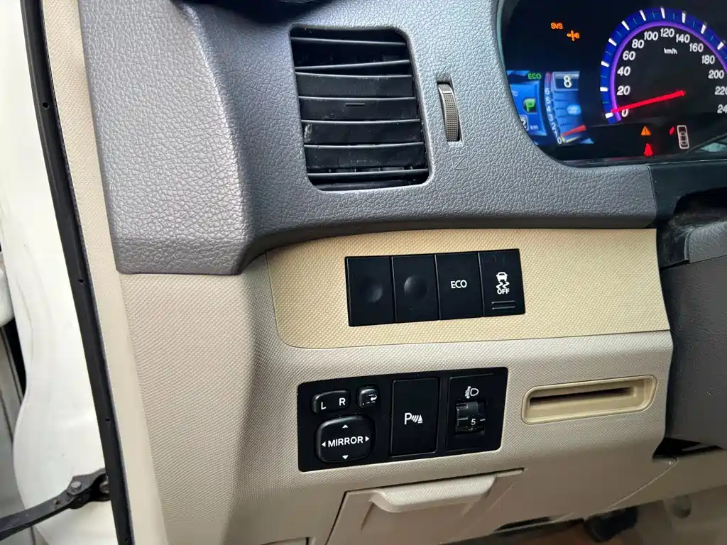 BYD M6 — миниатюра 8