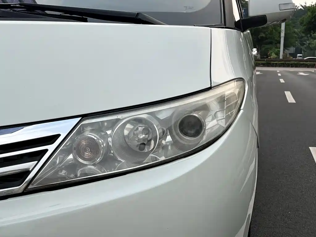 BYD M6 — миниатюра 27