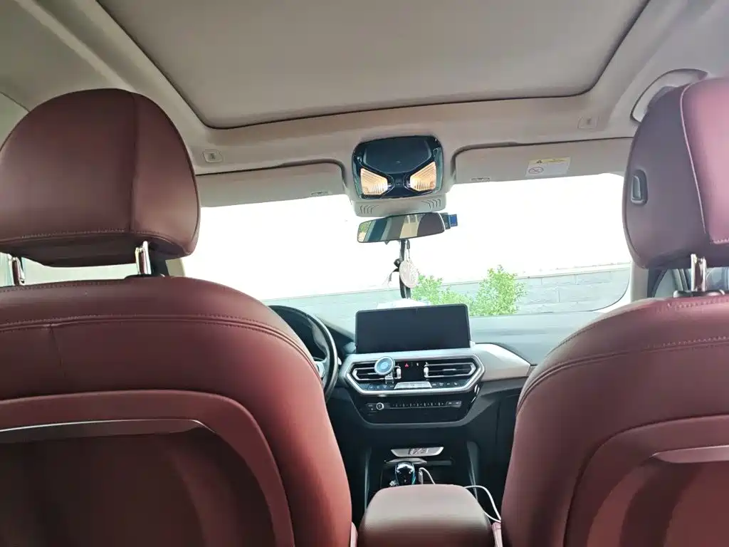 BMW iX3 — миниатюра 9