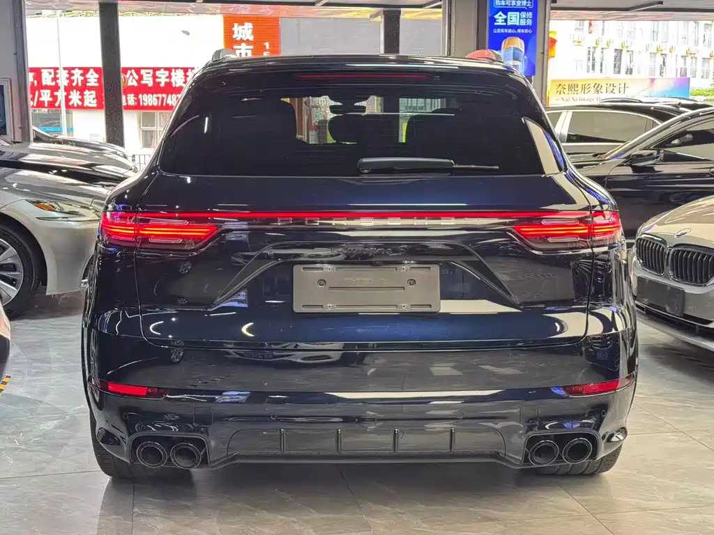 Porsche Cayenne — миниатюра 13