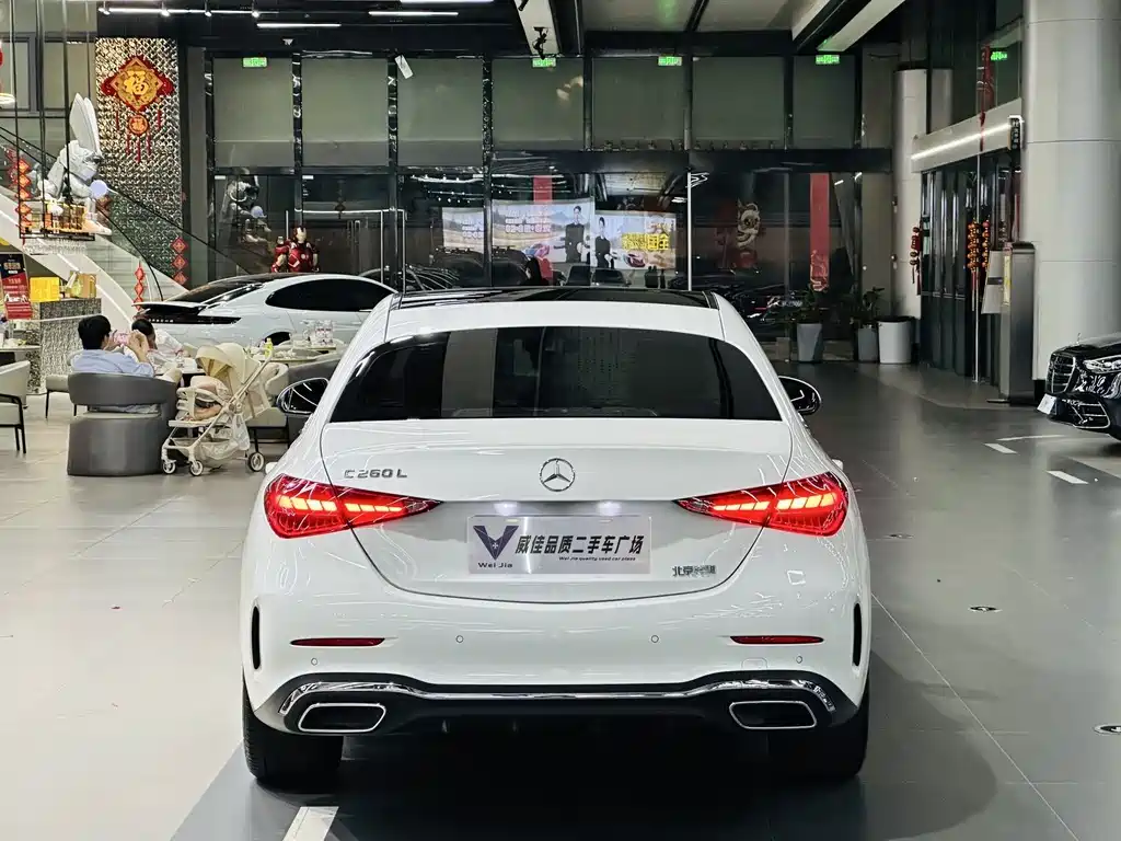 Mercedes-Benz C-Class — миниатюра 7