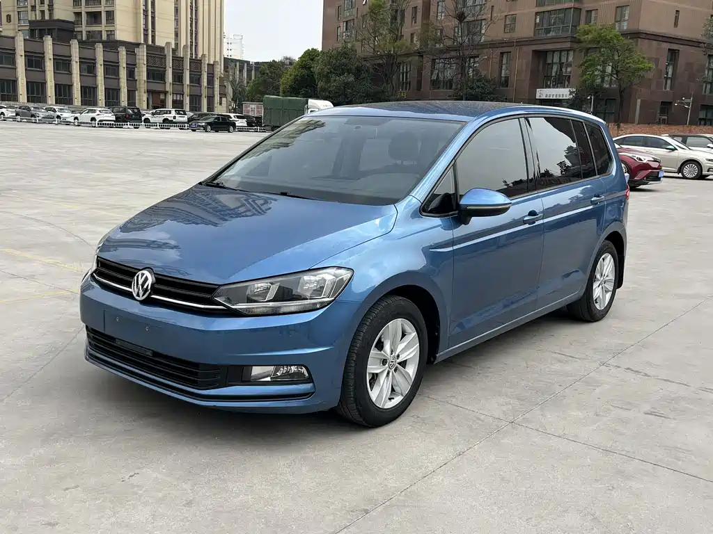 Купить Volkswagen Touran