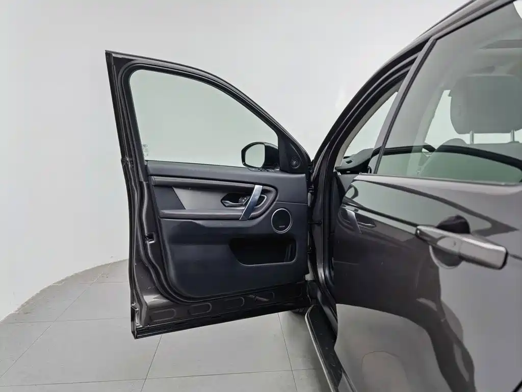 Land Rover Discovery Sport — миниатюра 8