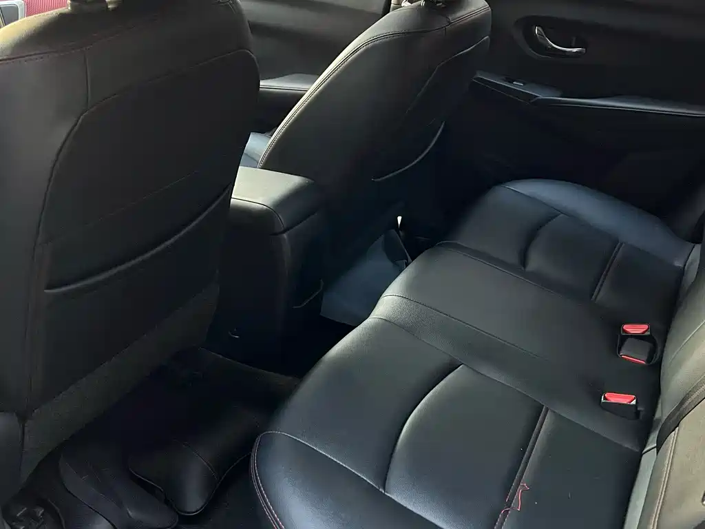 Nissan Bluebird — миниатюра 9