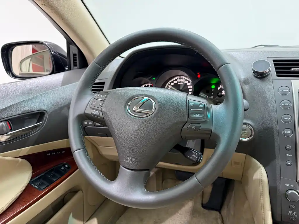 Lexus GS — миниатюра 15