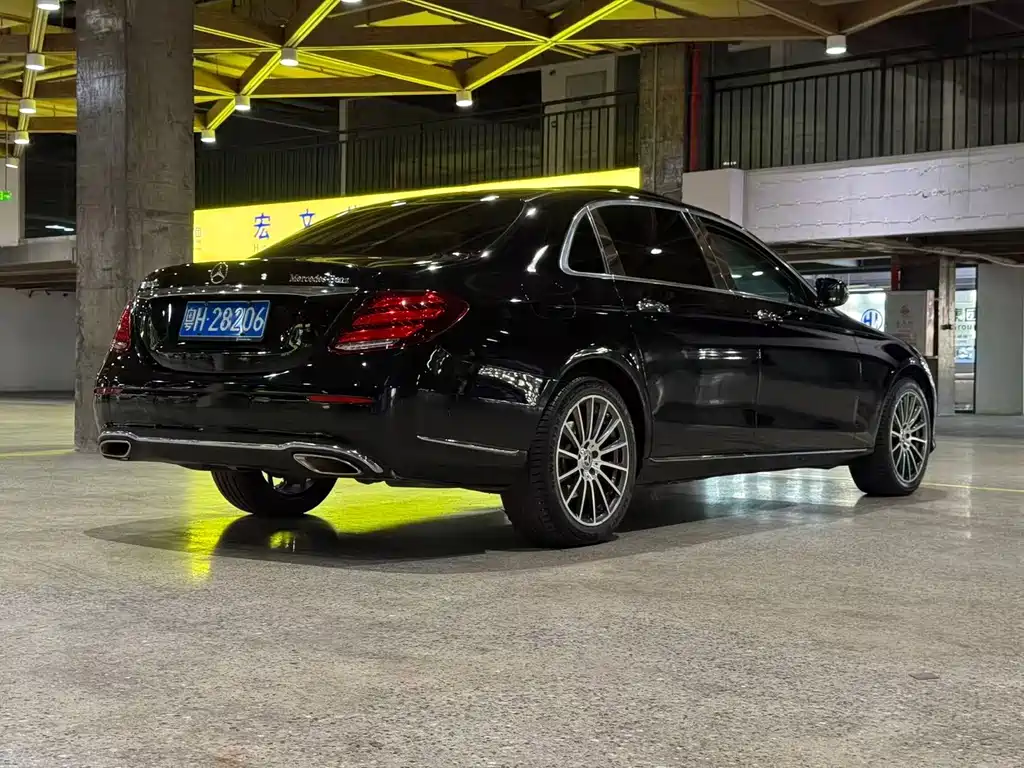 Mercedes-Benz E-Class — миниатюра 8