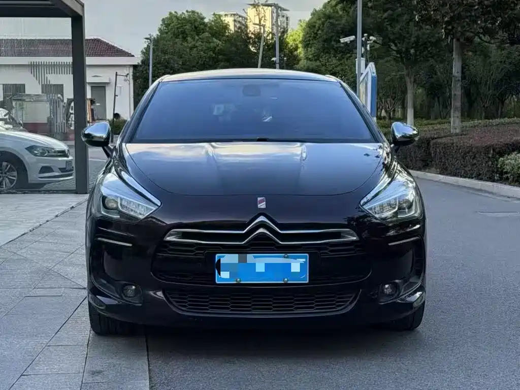 DS 5 2014 1.6T Luxury THP160