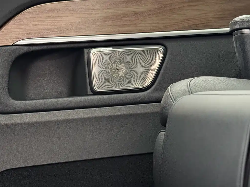 MERCEDES-BENZ V CLASS