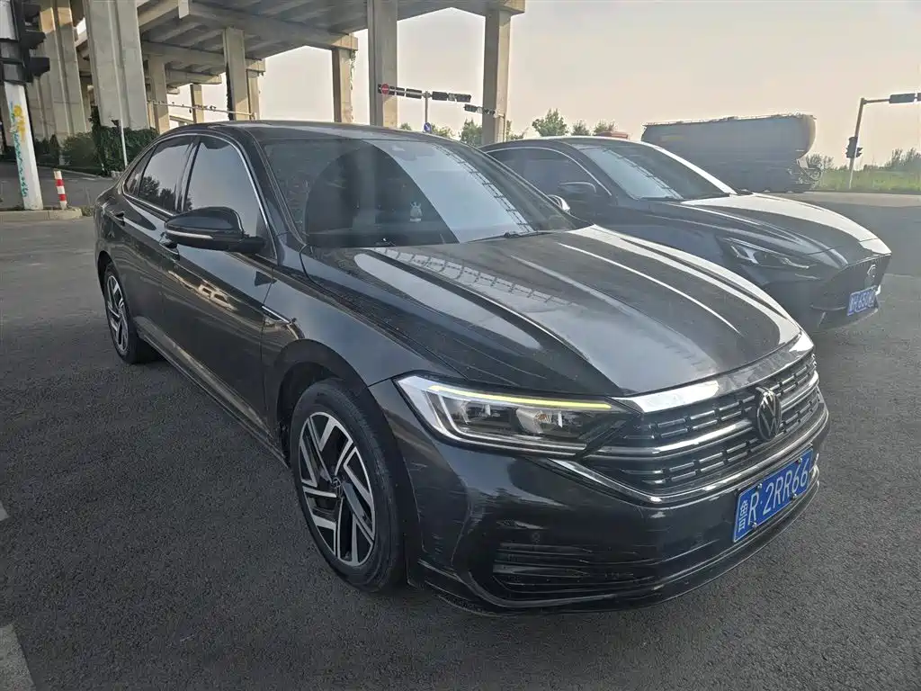 Volkswagen Sagitar 2023 300TSI DSG