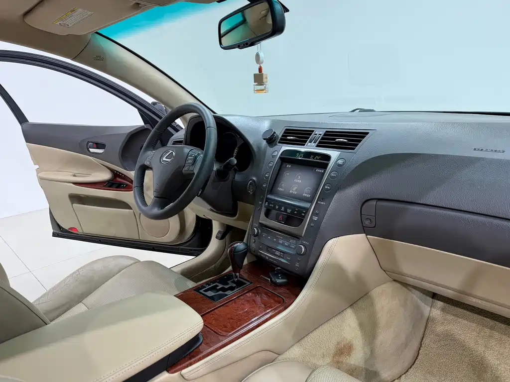 Lexus GS — миниатюра 10