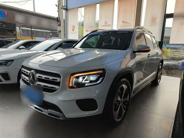 MERCEDES-BENZ GLB