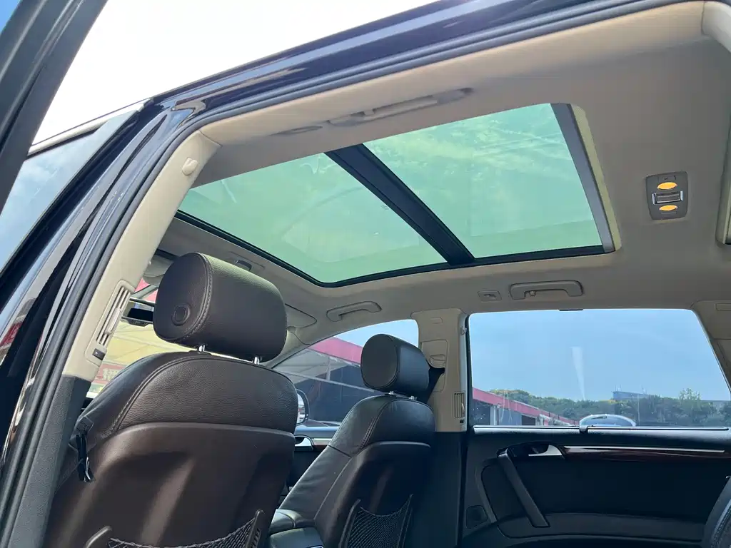 Audi Q7 — миниатюра 12