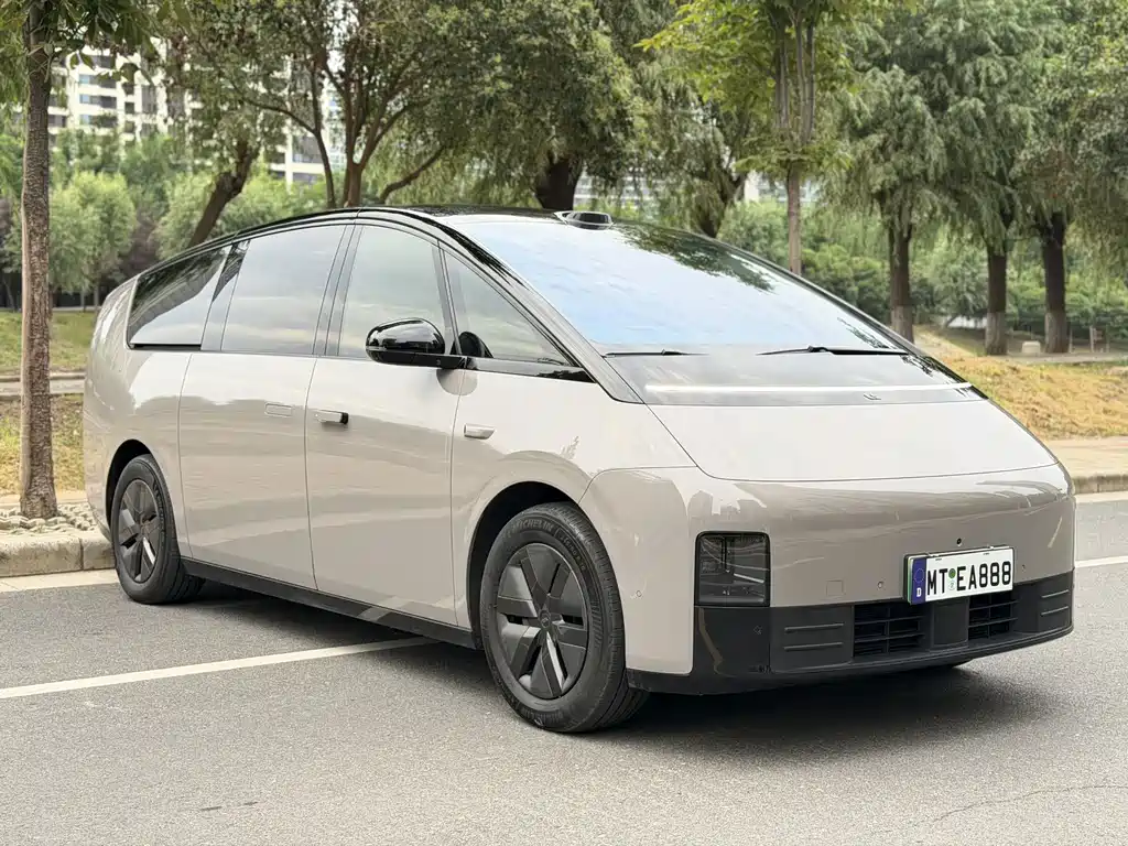 Li Auto Li MEGA — миниатюра 3