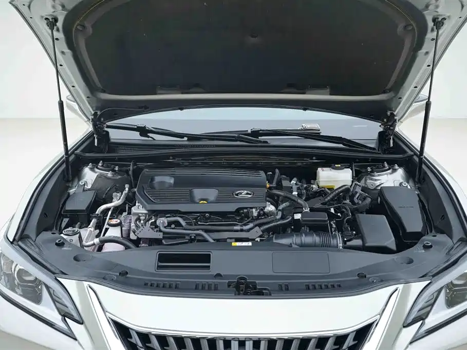 Lexus ES 2022 300h