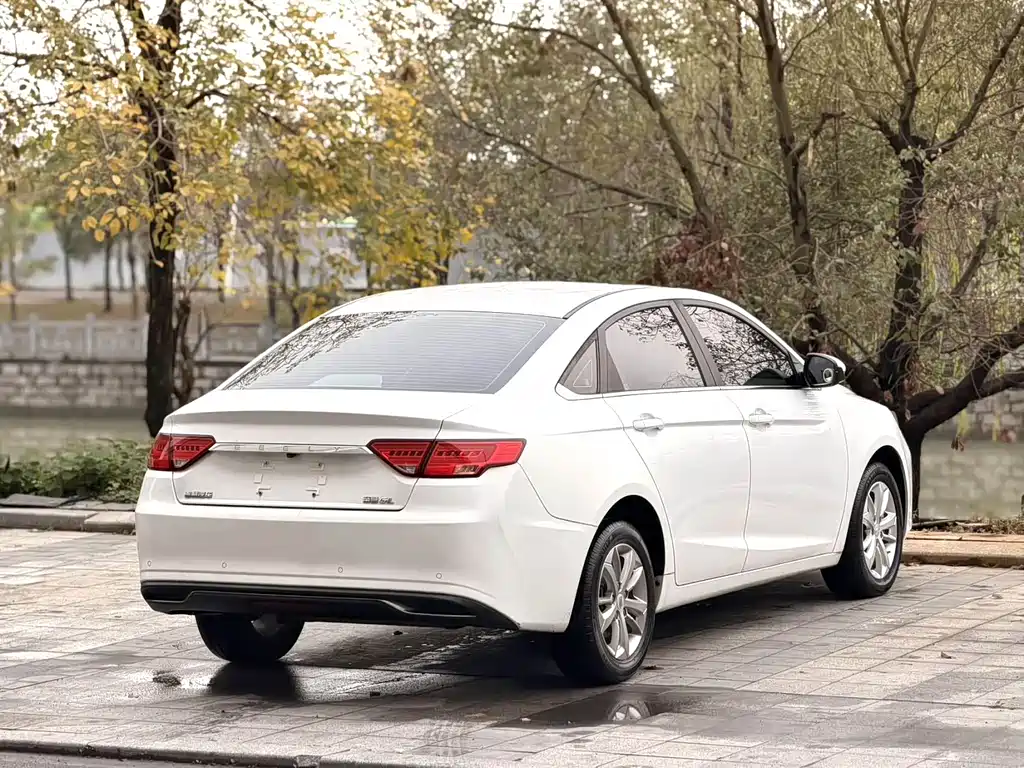 Geely Emgrand GL — миниатюра 4