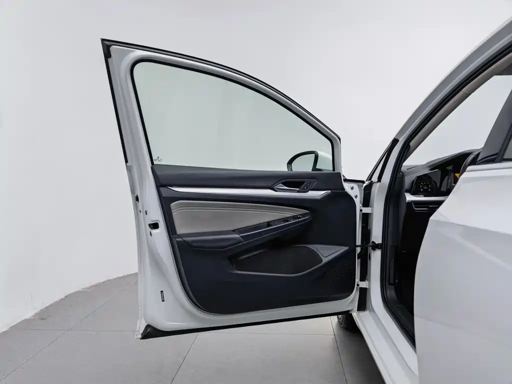 Volkswagen Golf — миниатюра 8
