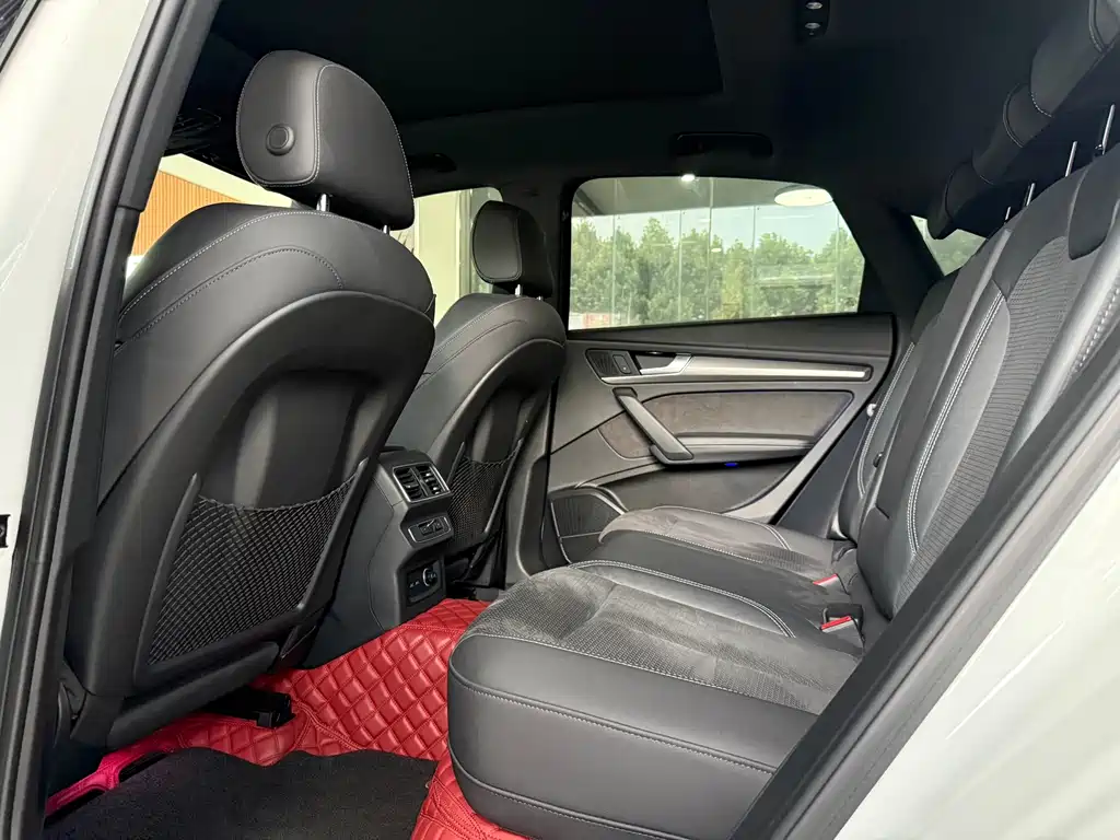 Audi Q5L Sportback — миниатюра 10