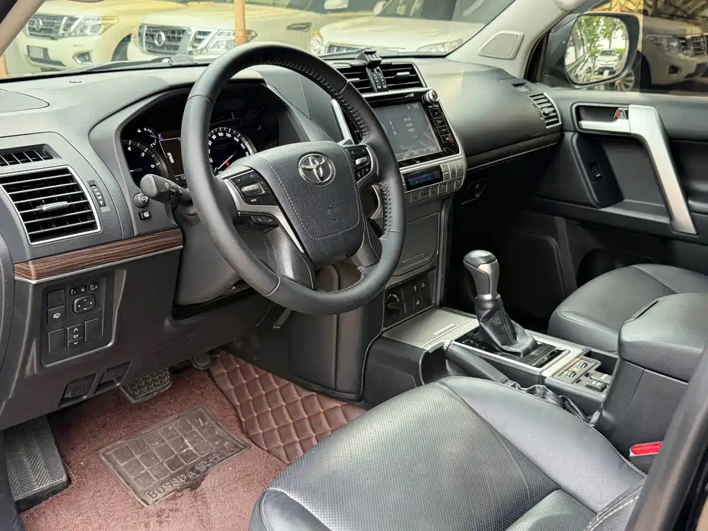 Toyota Prado — миниатюра 8