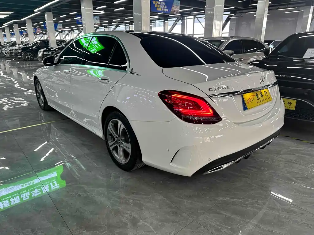 Mercedes-Benz C-Class — миниатюра 11