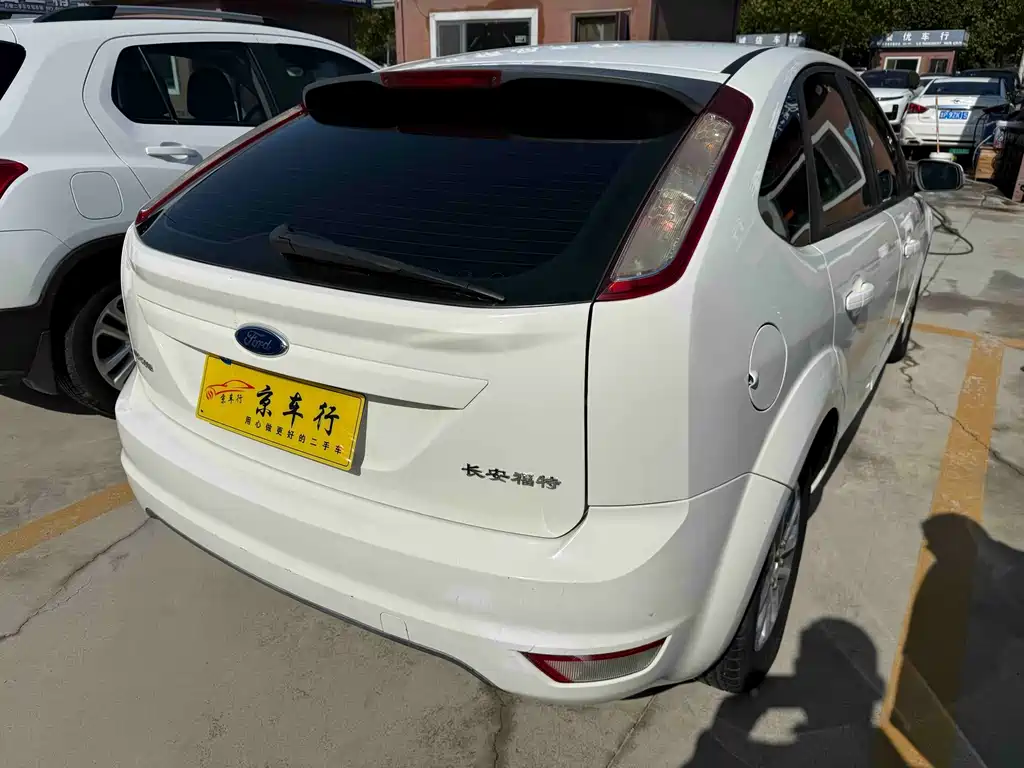 Ford Focus — миниатюра 10