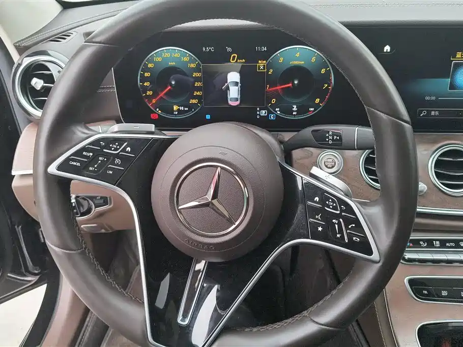 MERCEDES-BENZ E CLASS