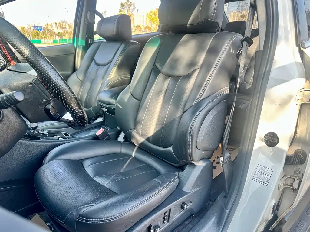 Luxgen Big 7 SUV — миниатюра 21
