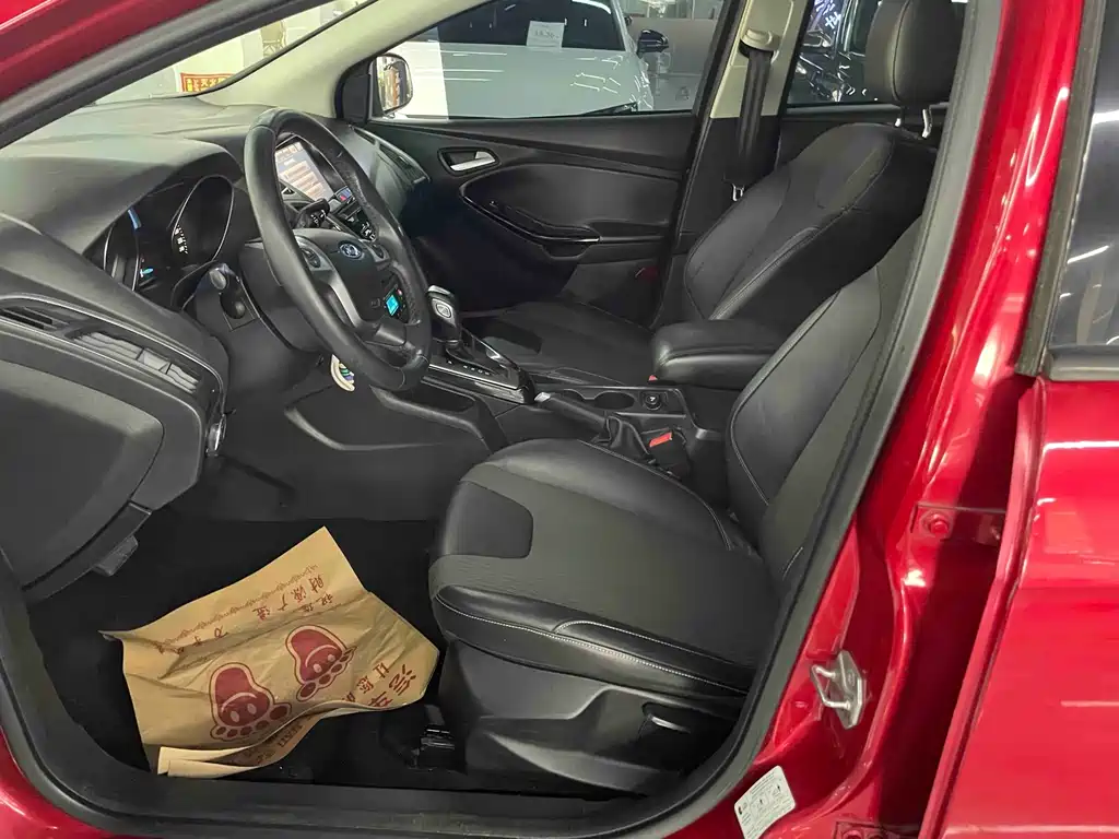 Ford Focus — миниатюра 5