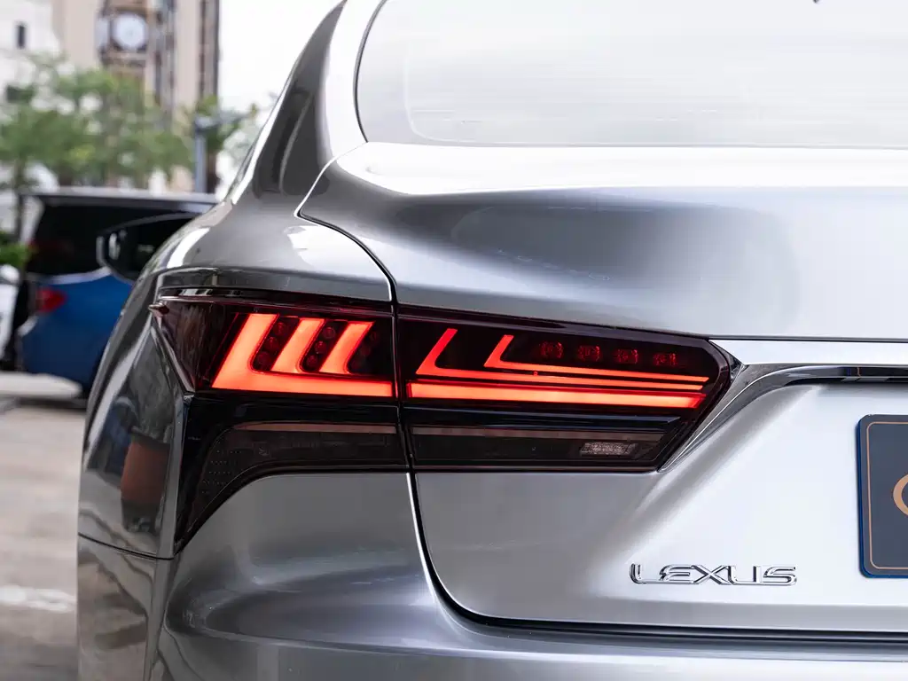 Lexus LS 2021 500h Luxury