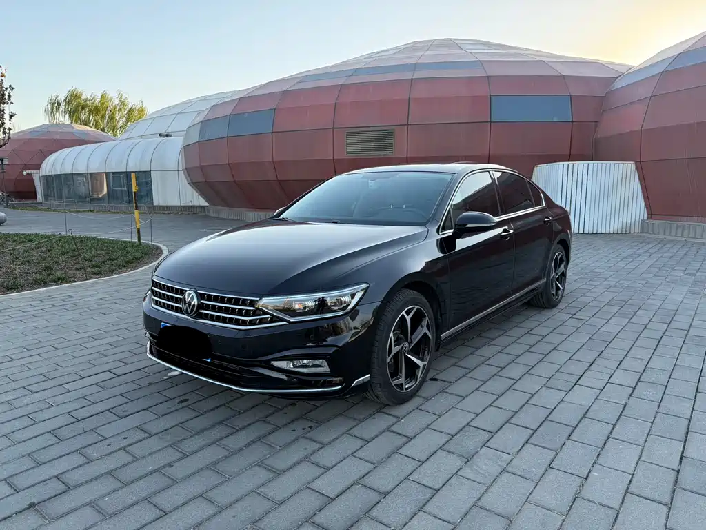 Volkswagen Magotan 2024