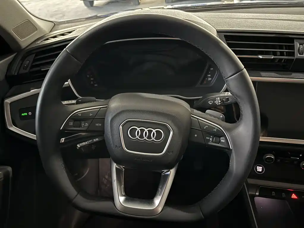 Audi Q3 — миниатюра 12