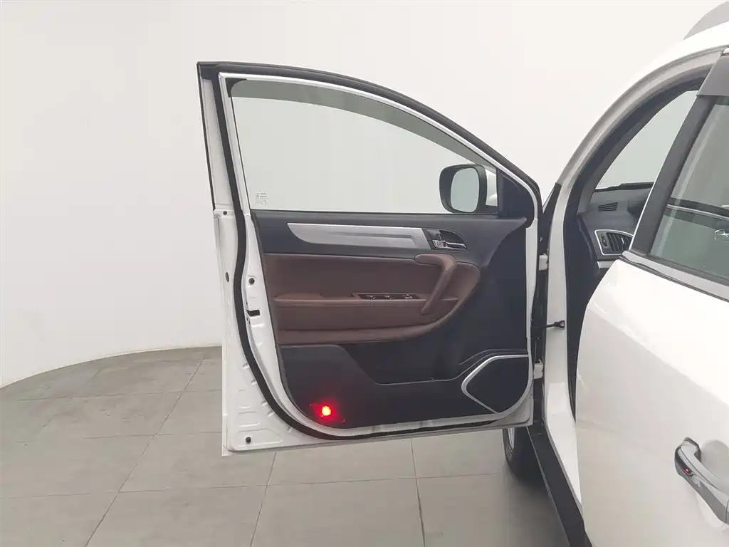 JAC RefineS5 S5 2015 1.5T AT Elite