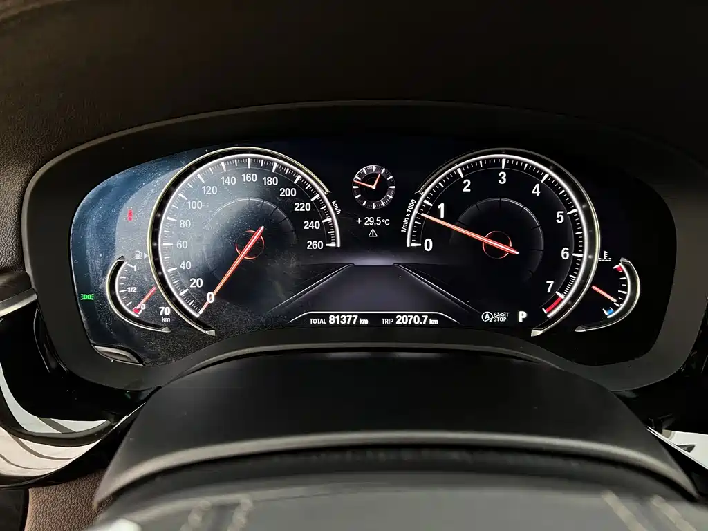 BMW 5 Series — миниатюра 8