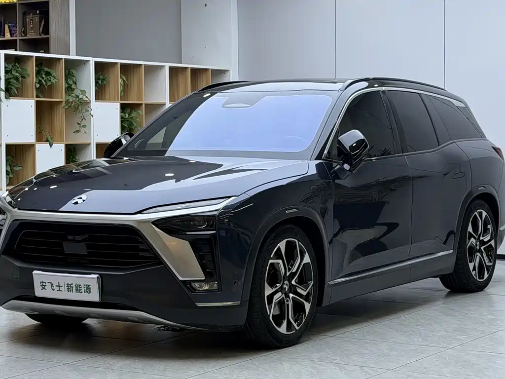 NIO ES8