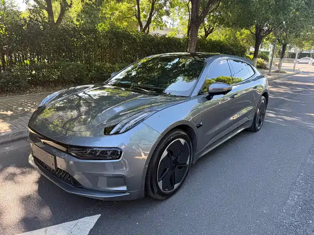 2023 Zeekr 001