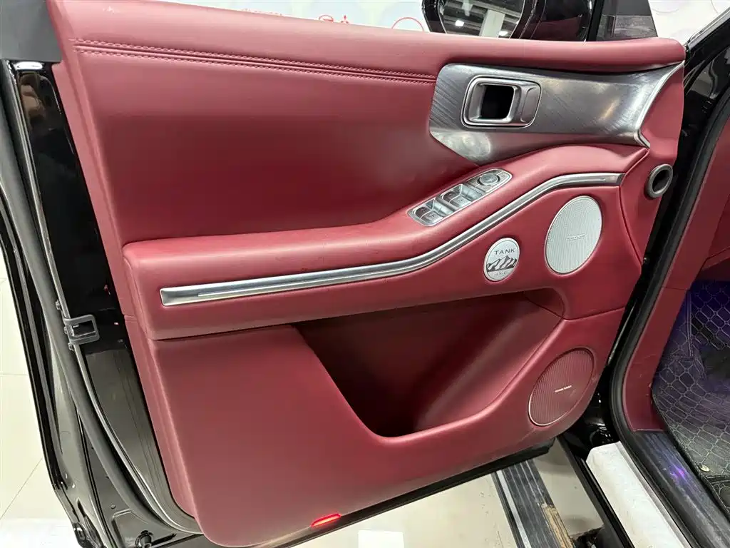 TANK TANK 700 NEW ENERGY