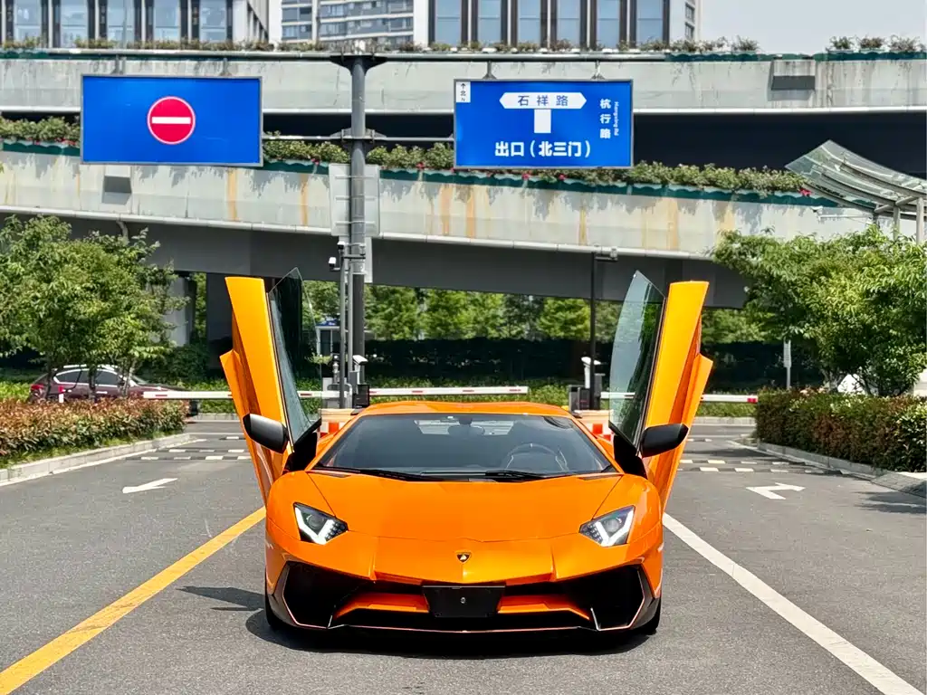 Lamborghini Aventador 2016