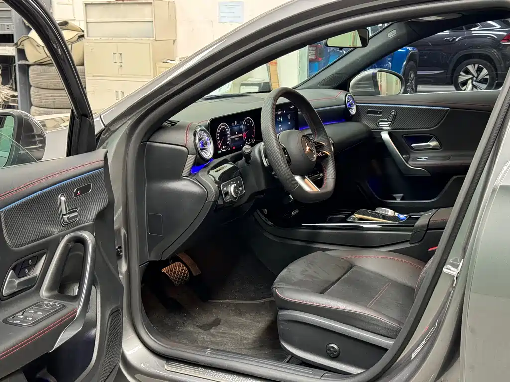 Mercedes-Benz A-Class A 2025 A 200 L Fashion