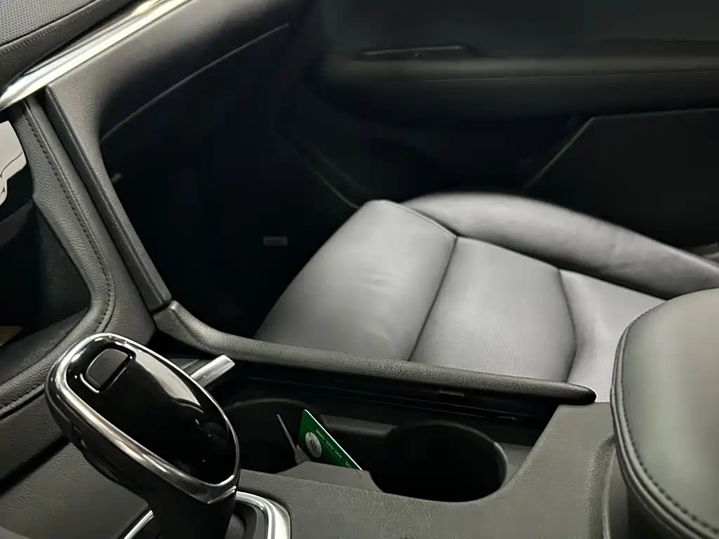 Cadillac XT5 — миниатюра 9