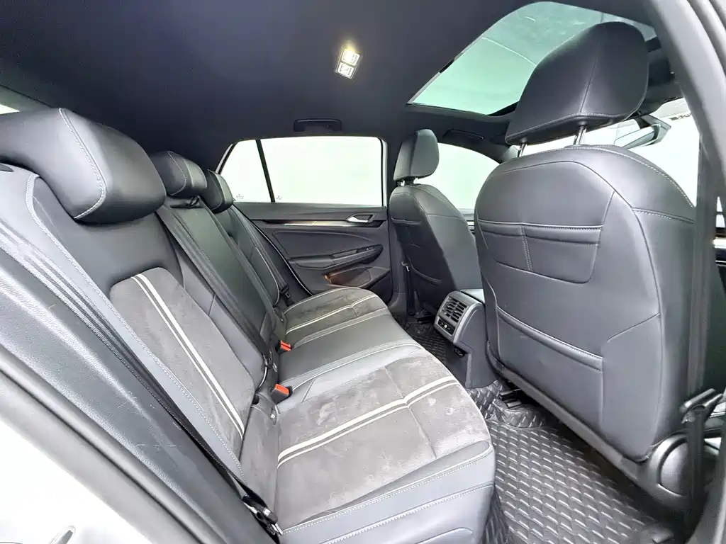 Volkswagen Golf — миниатюра 10