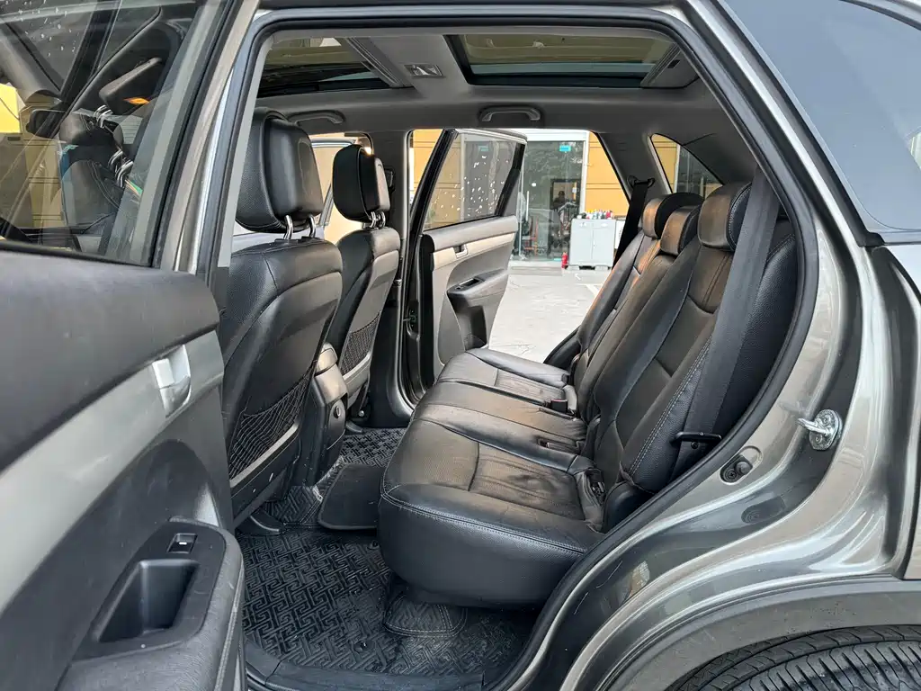 Kia Sorento 2.4L Gasoline Luxury Edition, фото 12