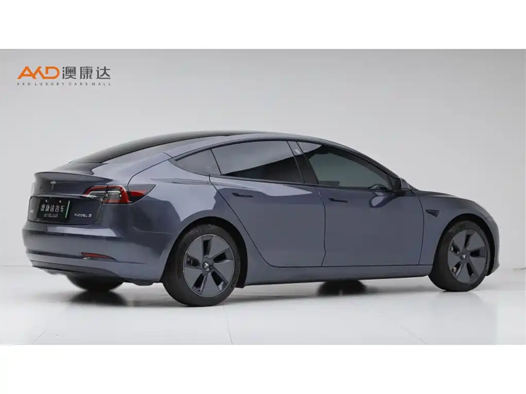 Tesla Model 3 — миниатюра 3