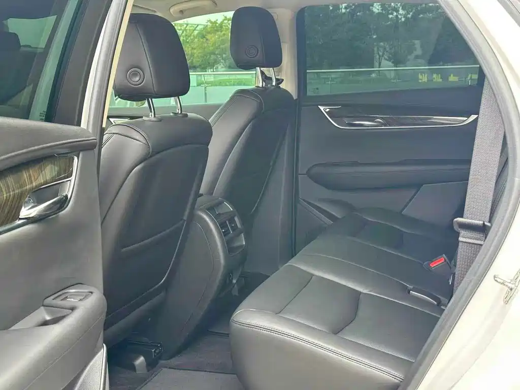 Cadillac XT5 — миниатюра 5